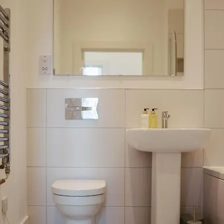 7 1 Bedroom, Sleeps X 4 * York