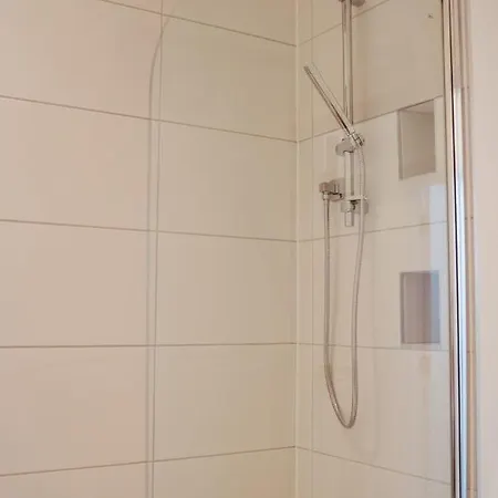Holiday home 7 1 Bedroom, Sleeps X 4 *